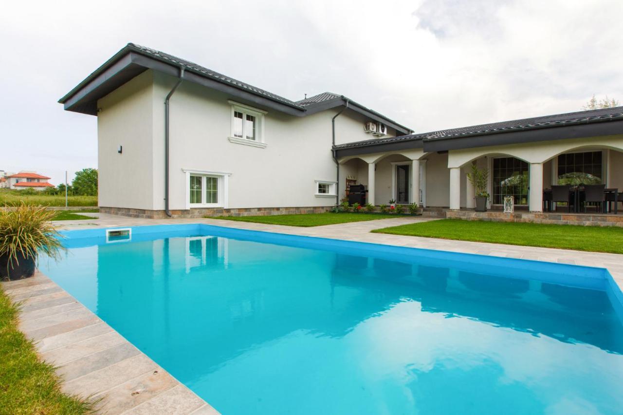 Villa Pool House Mamaia à Năvodari Extérieur photo